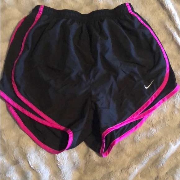 XS Nike dri-fit shorts - Picture 4 of 7
